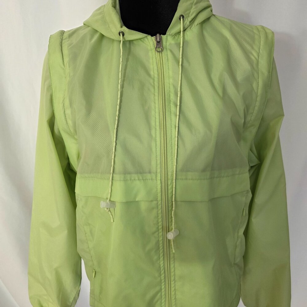 Xhilarati Convertible jacket light green Size L.